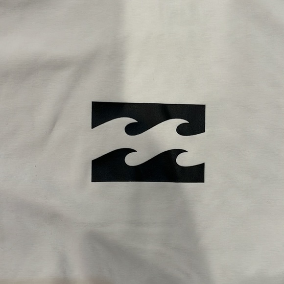 Billabong long sleeve swim tee UPF 50+ - Picture 2 of 5